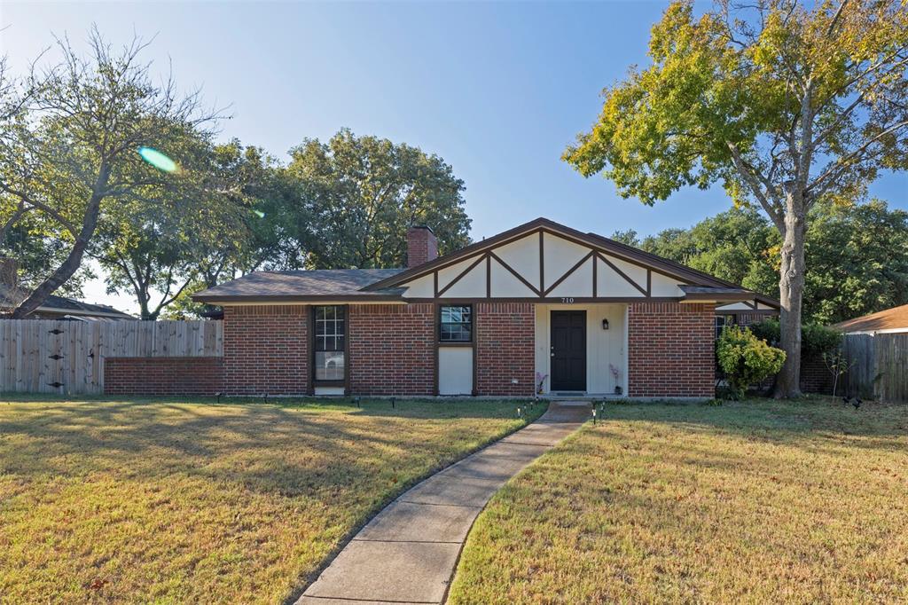 710 Waynelee Drive Property Photo 1