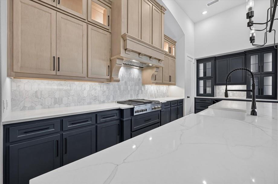 1816 Acoma Way Property Photo 3