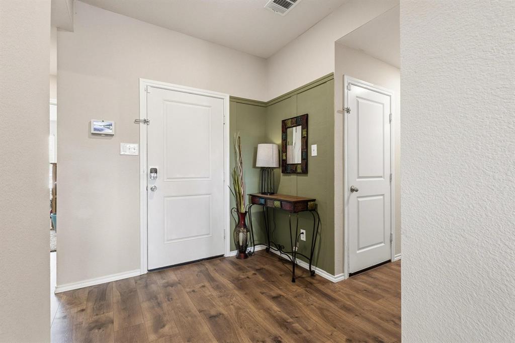 734 Meadow Creek Lane Property Photo 4
