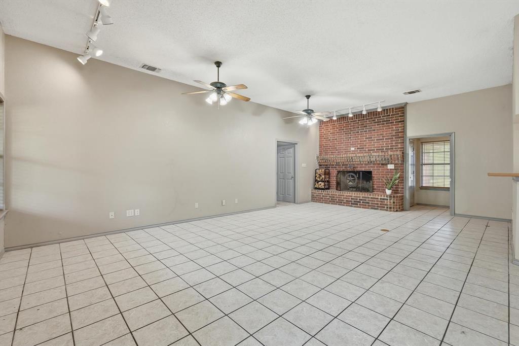 135 Private Road 2828 Property Photo 6