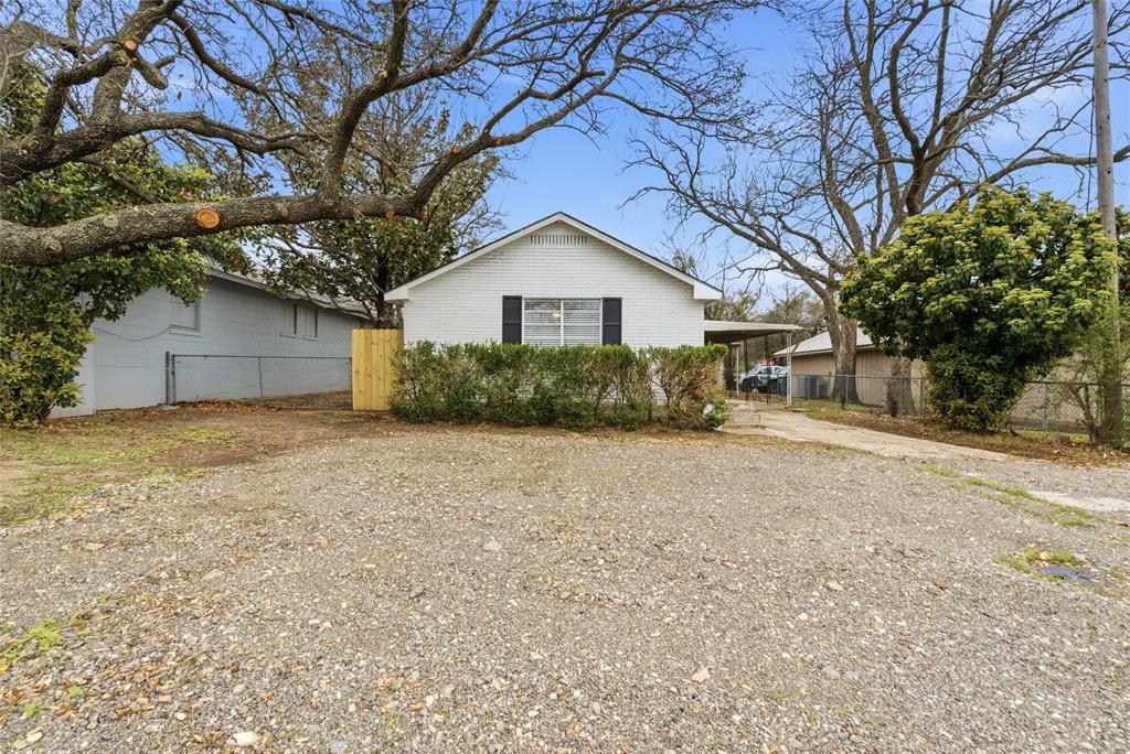 1102 E Washington Street Property Photo 1