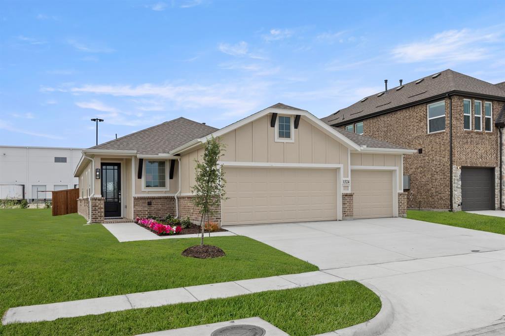 1324 Comal Drive Property Photo 1