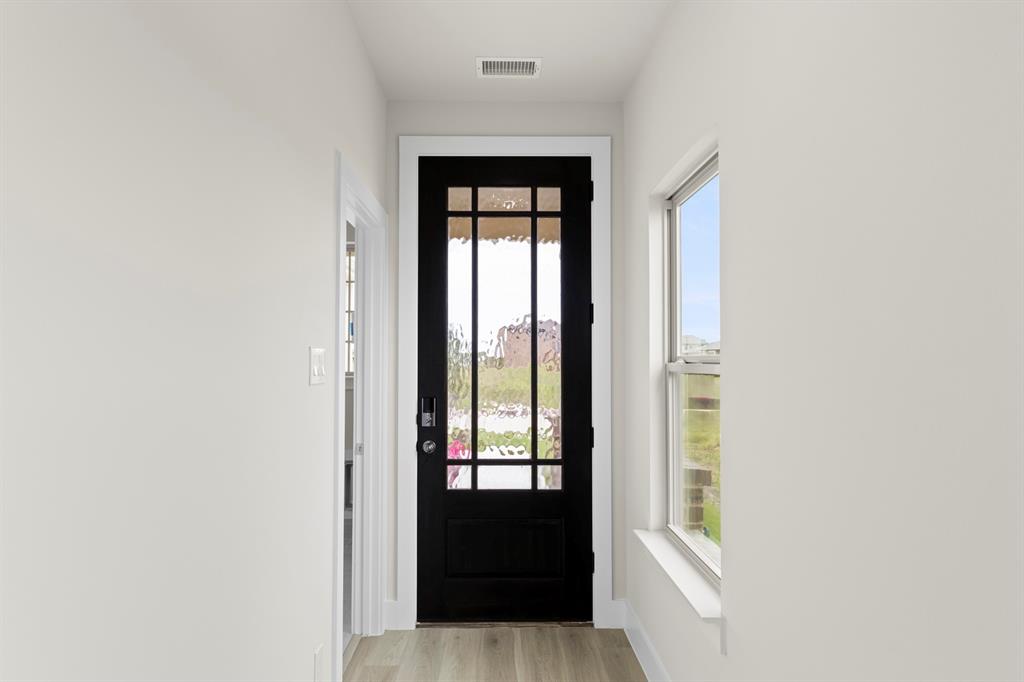 1324 Comal Drive Property Photo 2