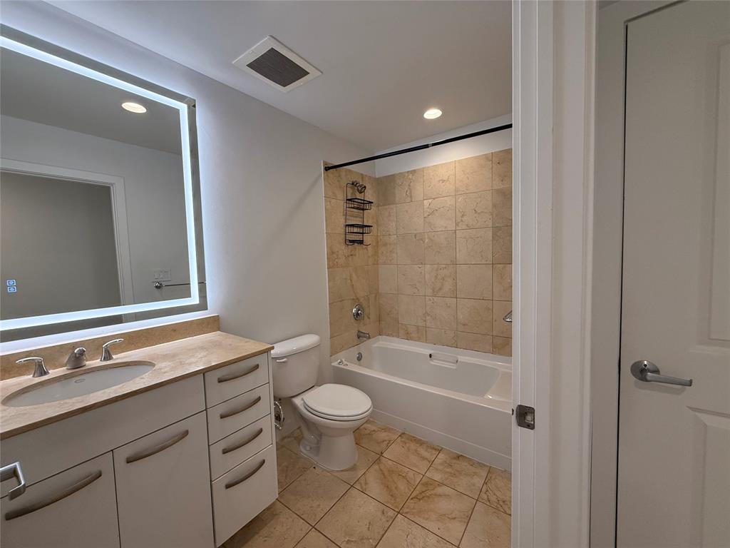 1200 Main Street 902 Property Photo 21