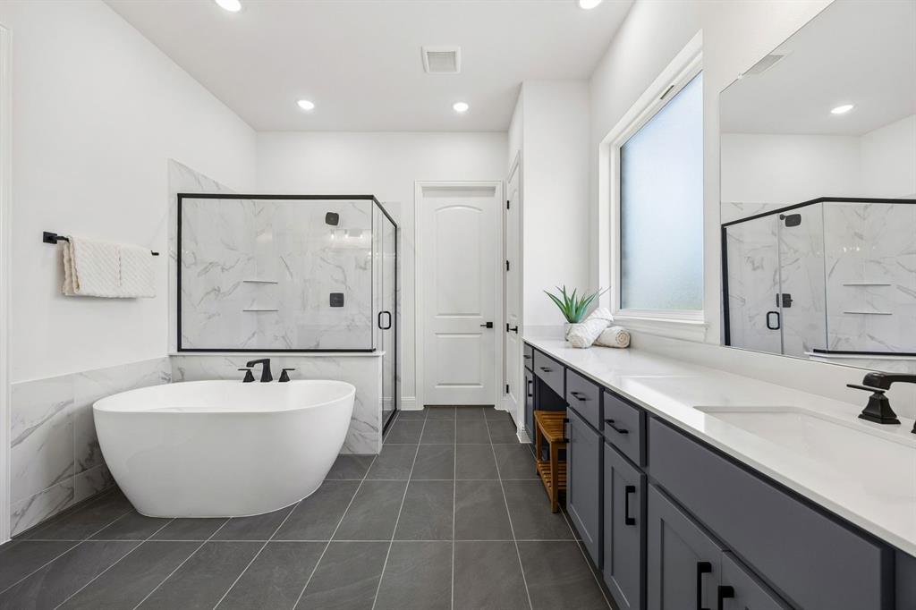 9816 Dahlia Boulevard Property Photo 11