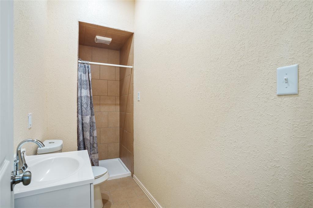 2964 Fm 2120 Property Photo 27