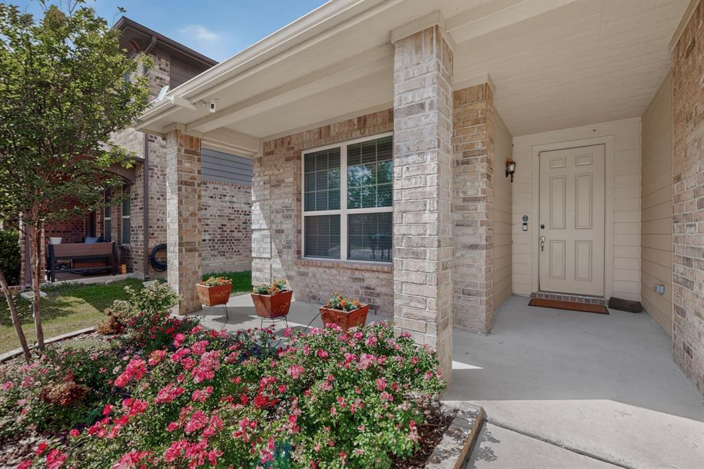 6212 Topsail Drive Property Photo 1