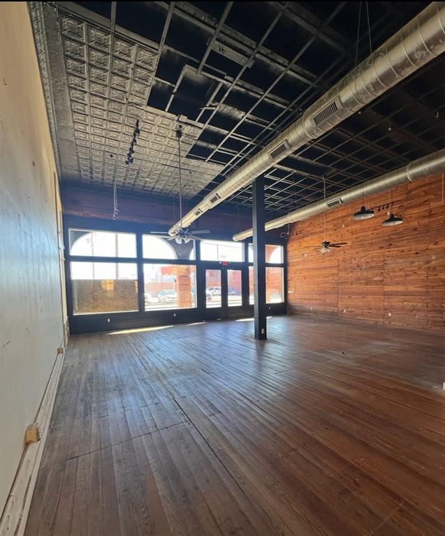 301 Brown St. Street Property Photo 3
