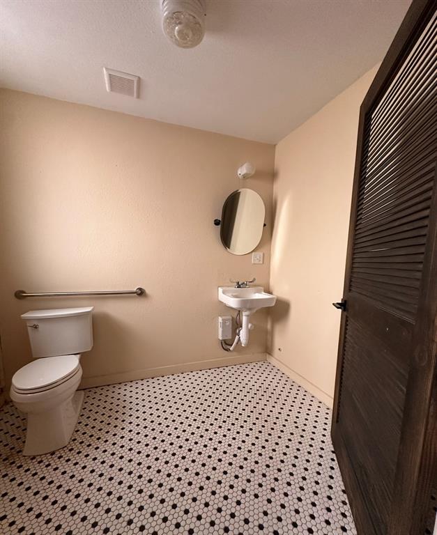 301 Brown St. Street Property Photo 6