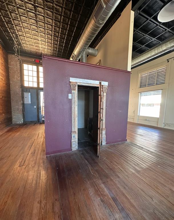 301 Brown St. Street Property Photo 7