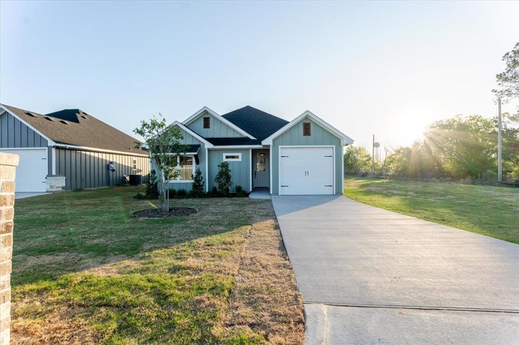 9209 Parkview Circle Property Photo 1