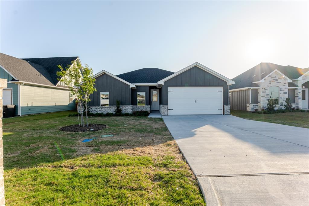 9213 Parkview Circle Property Photo 1