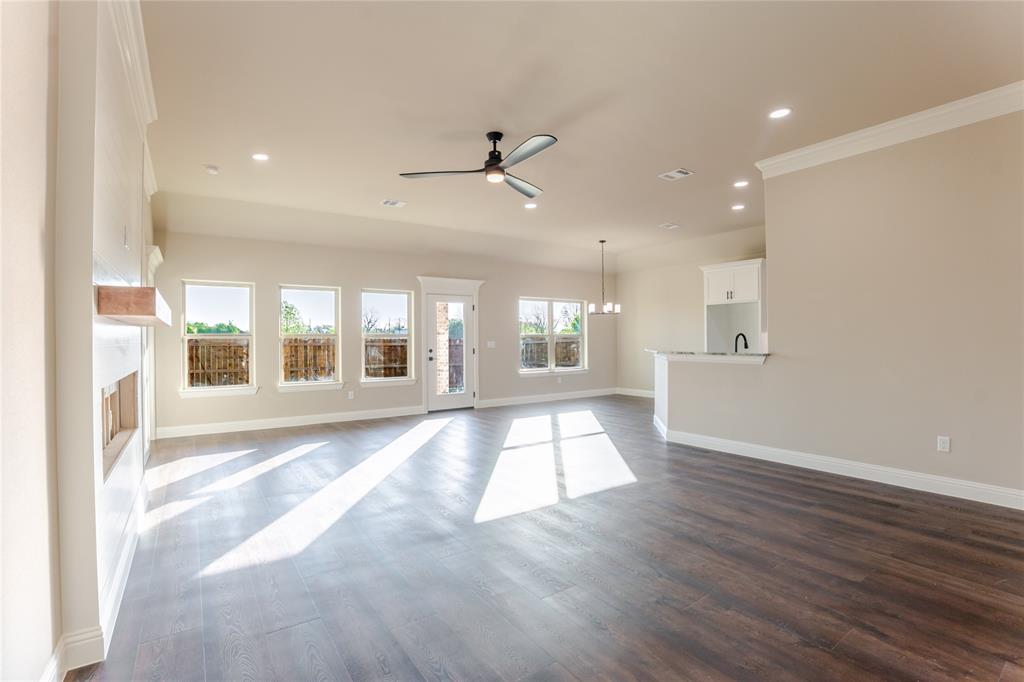9213 Parkview Circle Property Photo 6