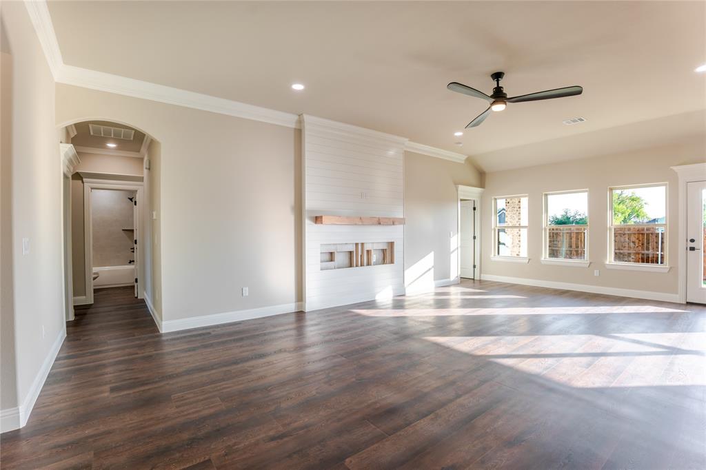 9213 Parkview Circle Property Photo 7