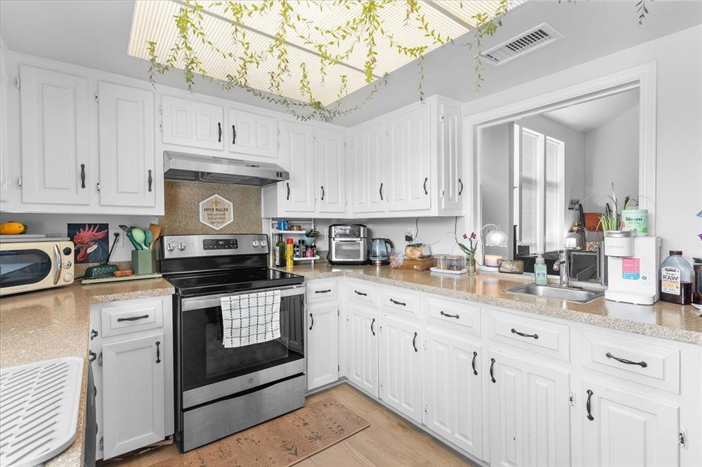 1804 Bristol Cove Property Photo 9