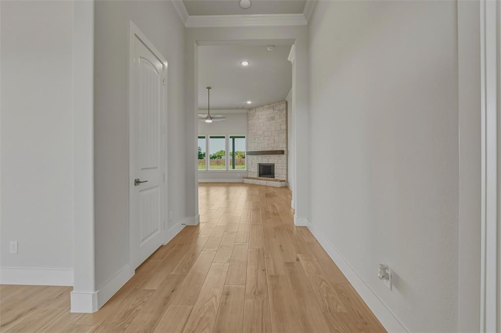 12213 Crystal Drive Property Photo 4