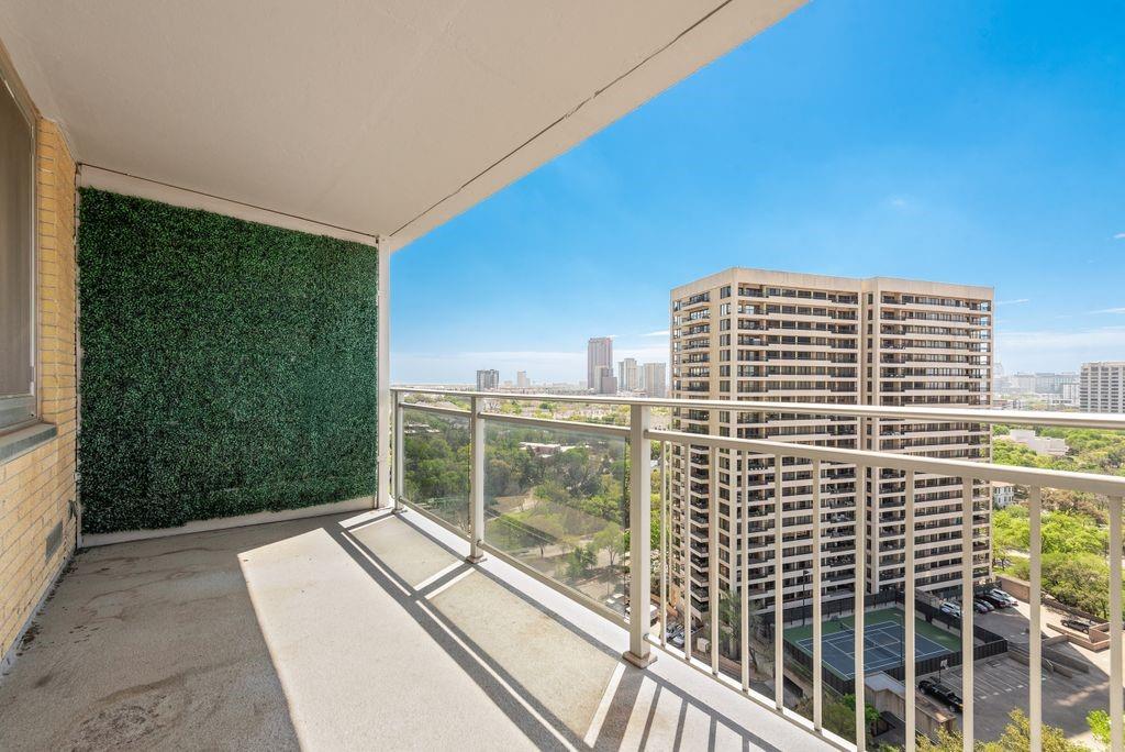3883 Turtle Creek Boulevard 2014 Property Photo 1