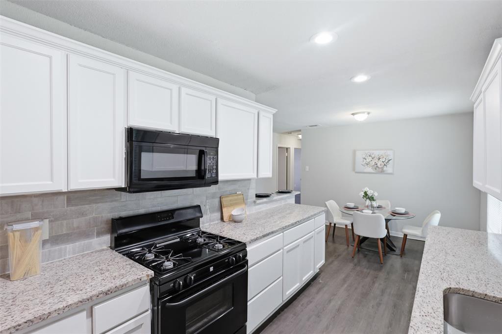 2429 Avis Street Property Photo 5