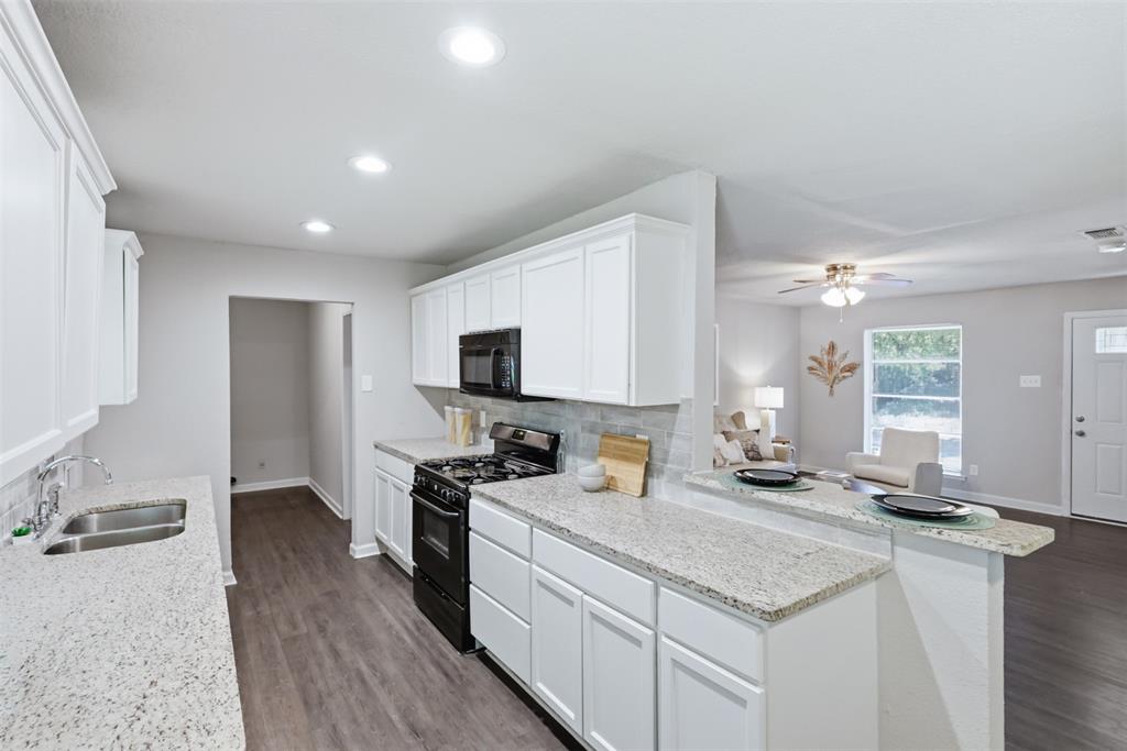 2429 Avis Street Property Photo 6