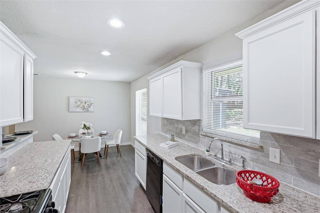2429 Avis Street Property Photo 7