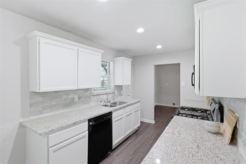 2429 Avis Street Property Photo 8