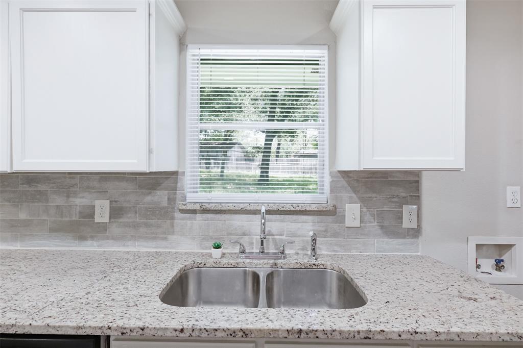 2429 Avis Street Property Photo 9