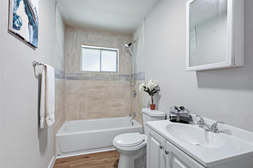 2429 Avis Street Property Photo 17