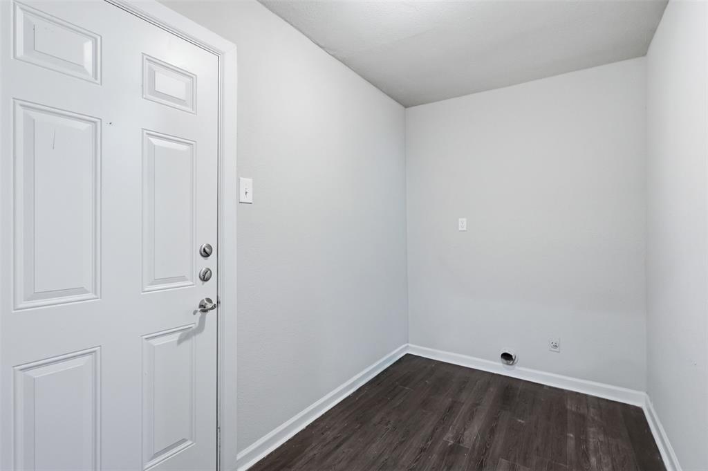 2429 Avis Street Property Photo 24