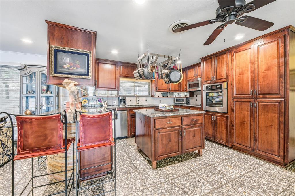 2404 Indian Cove Street Property Photo 4