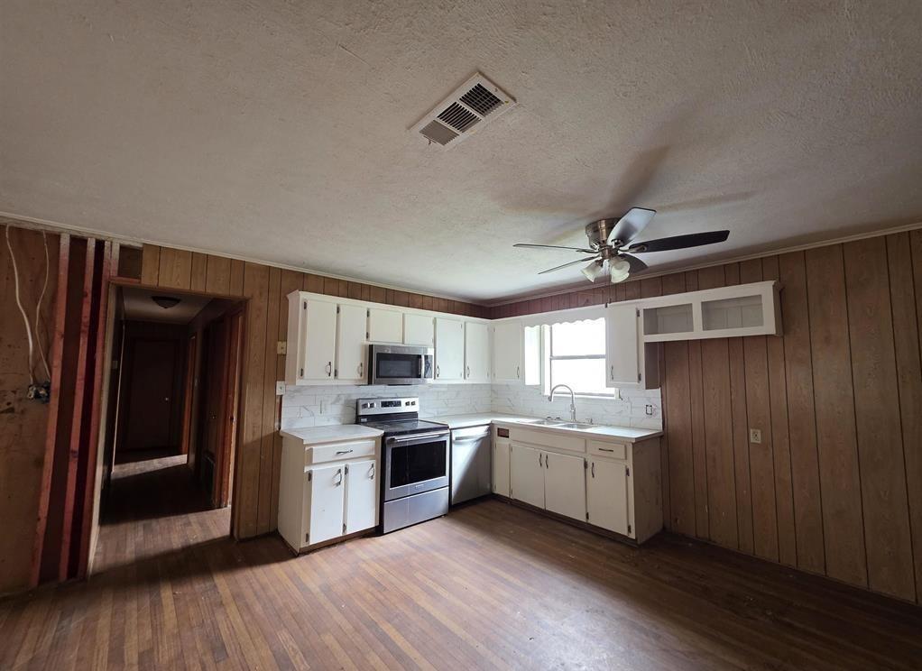 1886 Opossum Rd Property Photo 4