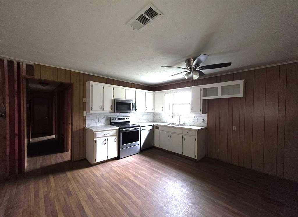 1886 Opossum Rd Property Photo 5