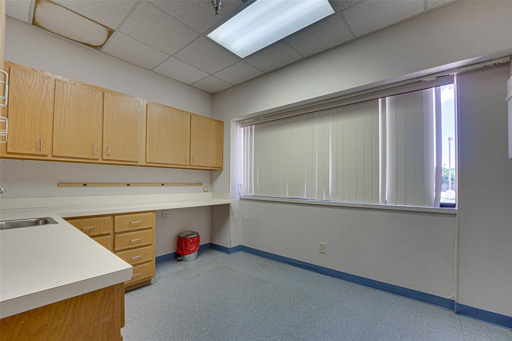 2909 S Hampton I-102 Property Photo 10