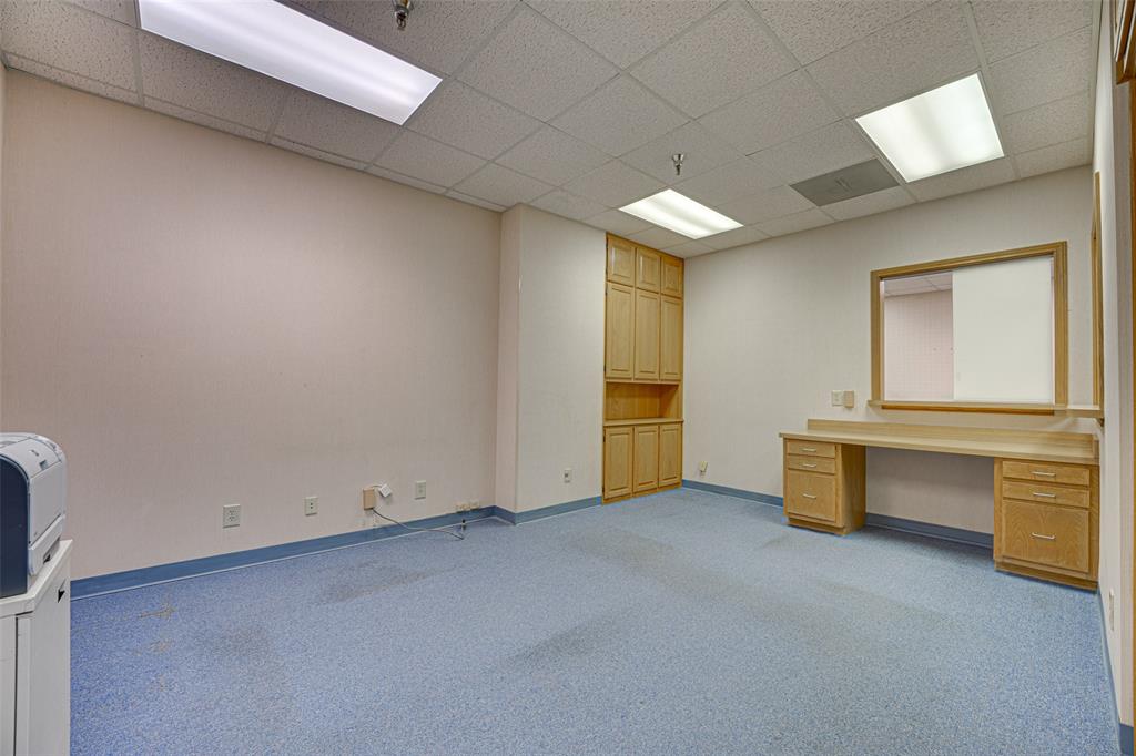 2909 S Hampton I-102 Property Photo 15