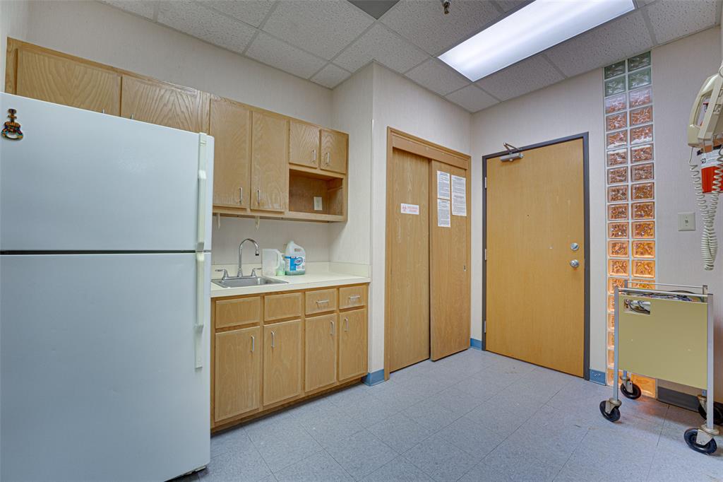 2909 S Hampton I-102 Property Photo 17