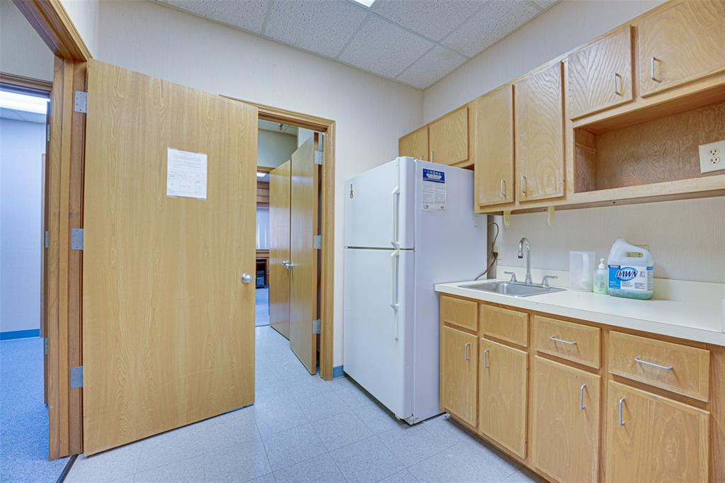 2909 S Hampton I-102 Property Photo 18