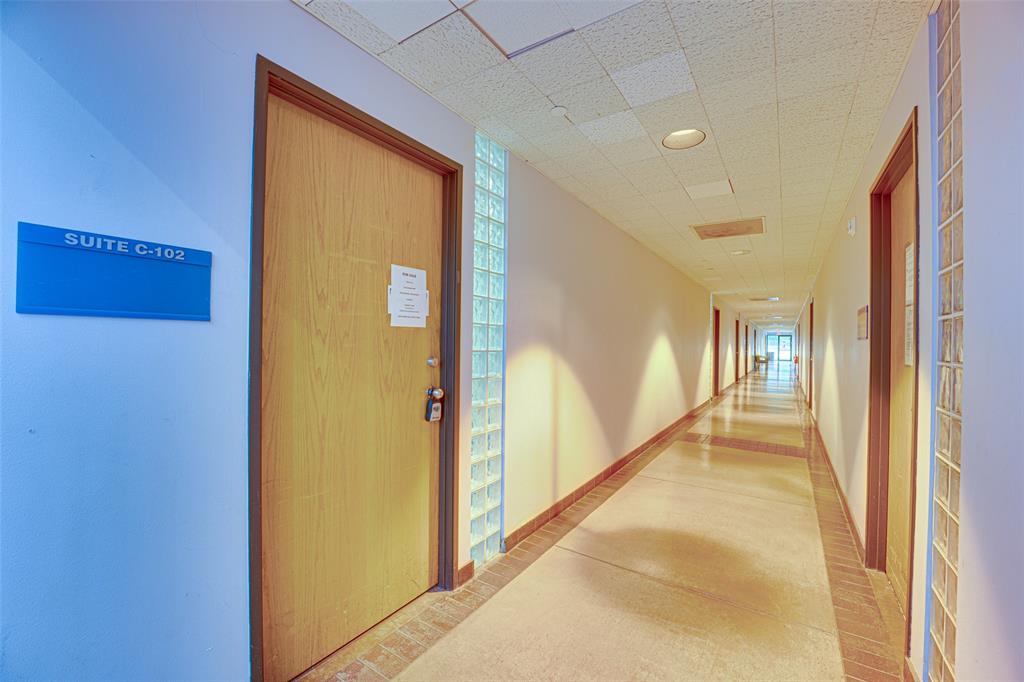2909 S Hampton I-102 Property Photo 22