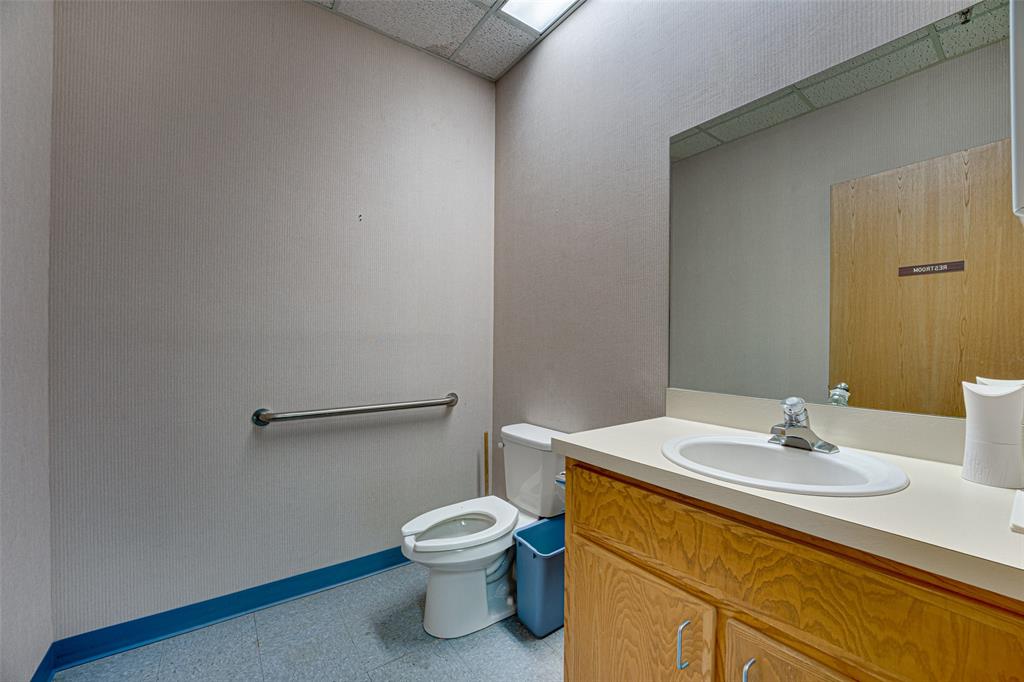 2909 S Hampton I-102 Property Photo 23