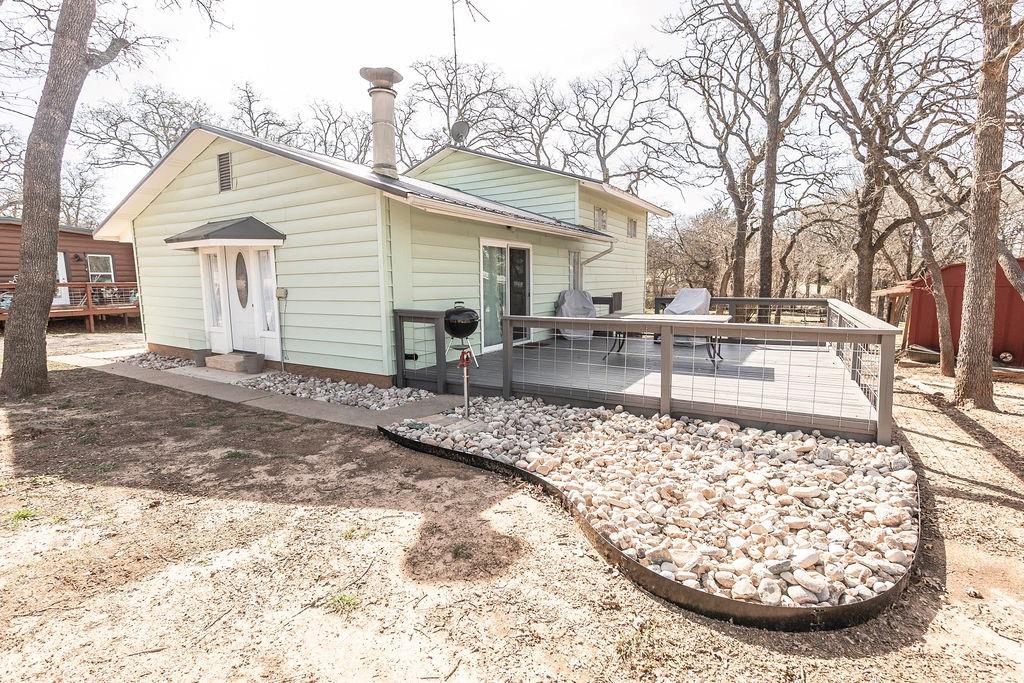 220 Comanche Trail Property Photo 1