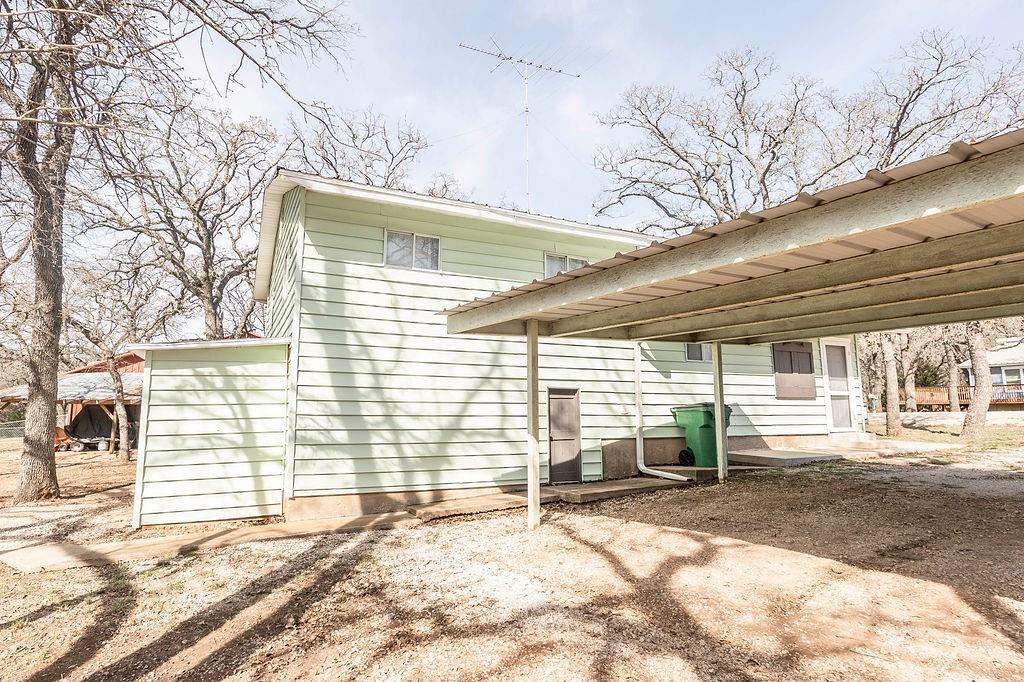 220 Comanche Trail Property Photo 7