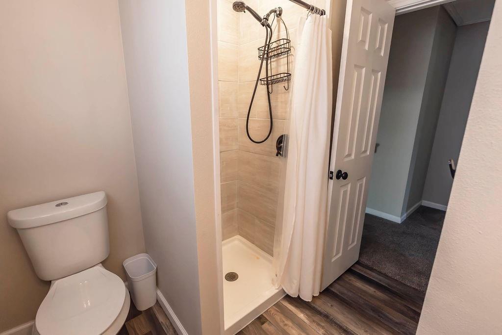 220 Comanche Trail Property Photo 19