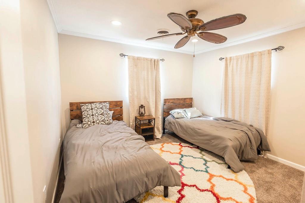 220 Comanche Trail Property Photo 20