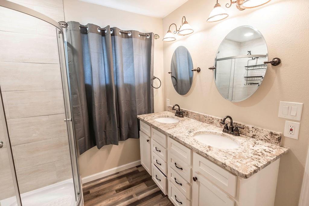 220 Comanche Trail Property Photo 22
