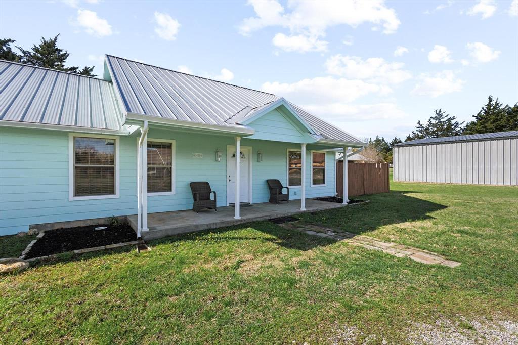 404 Willow Drive Property Photo 1
