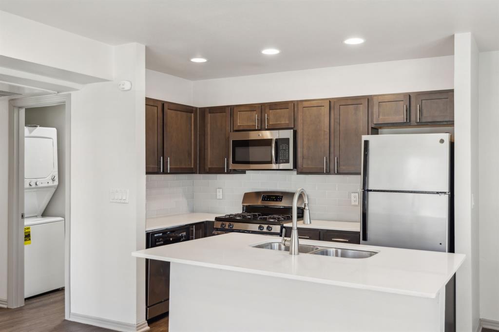 4402 Swiss Avenue Property Photo 7