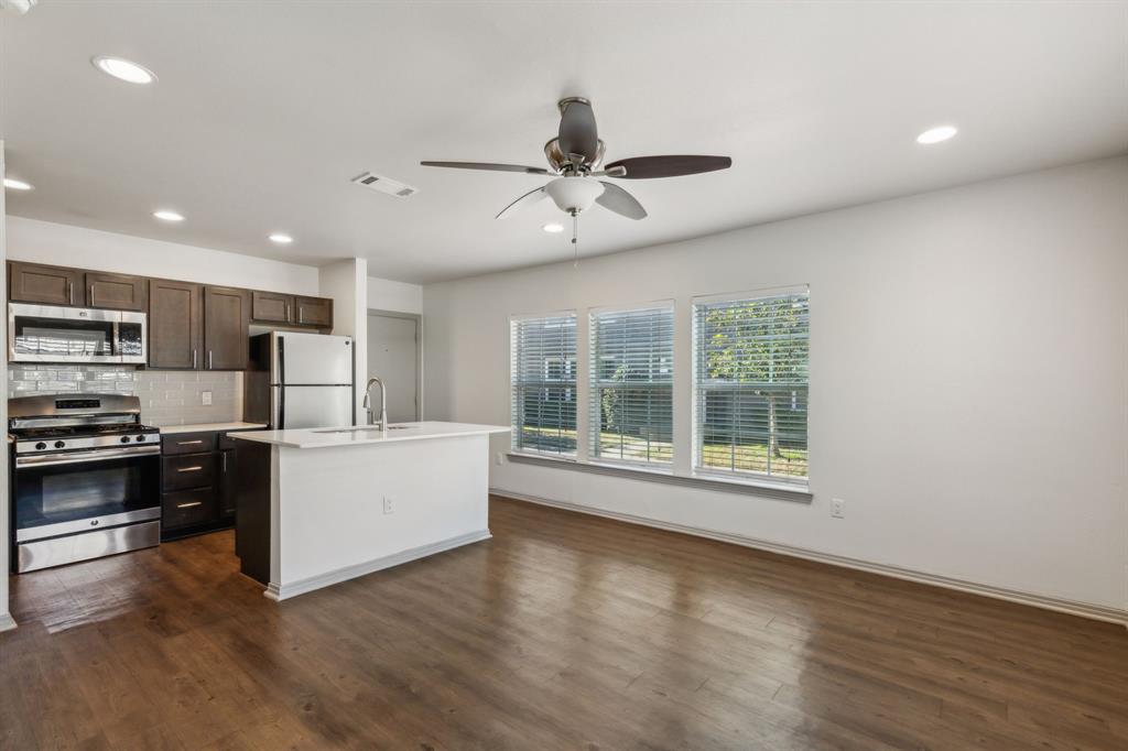4402 Swiss Avenue Property Photo 9