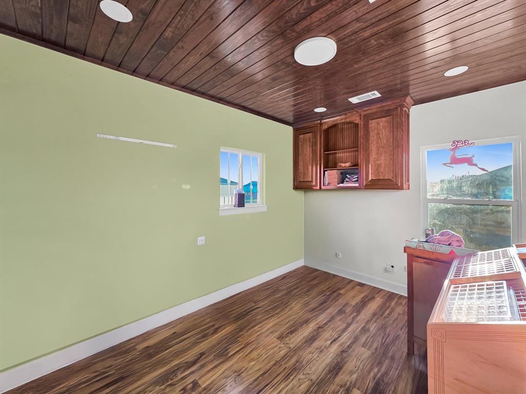 970 Surfside Drive Property Photo 16