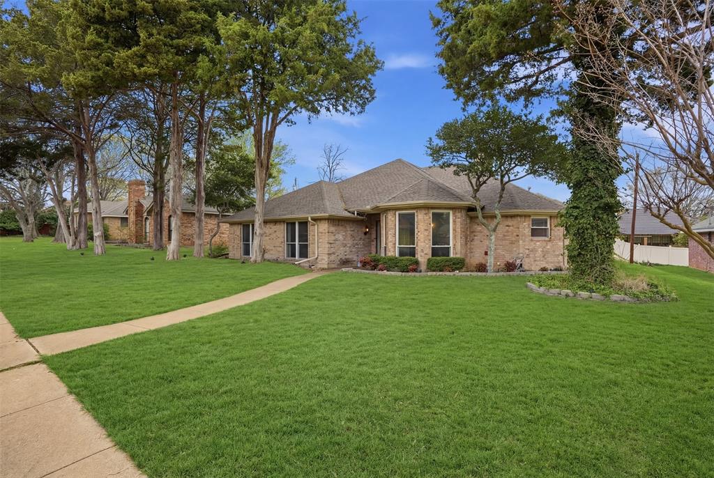 411 Whispering Hills Drive Property Photo 1