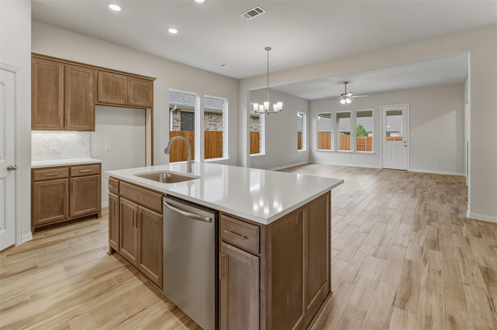 15117 Green Bluff Drive Property Photo 6