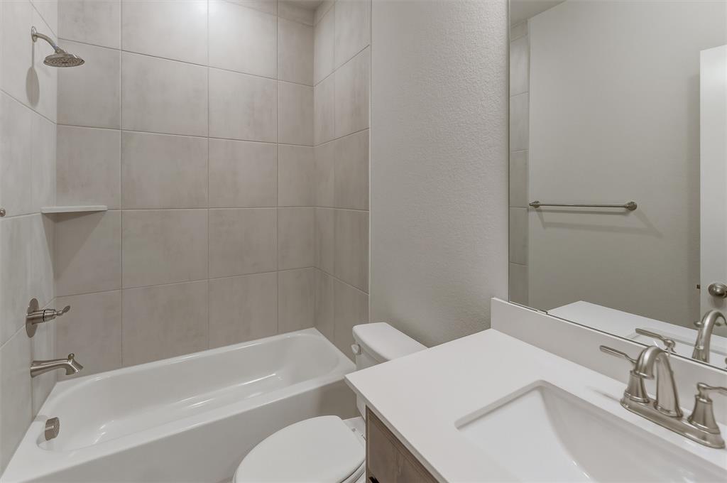 15117 Green Bluff Drive Property Photo 13