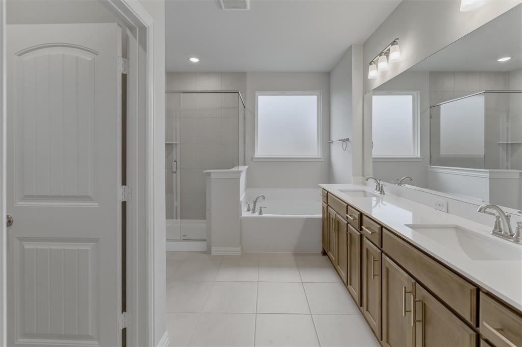 15117 Green Bluff Drive Property Photo 15